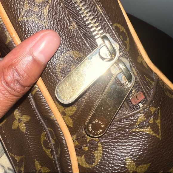Authentic Louis Vuitton Manhattan Pm - Picture 7 of 12
